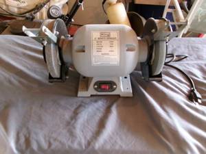 lot 23 image: King 6 Double Wheel Bench Grinder