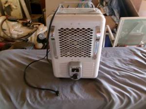 lot 24 image: Titan Elec Milkhouse Heater