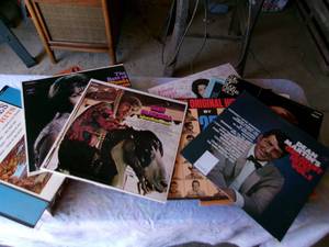 lot 56 image: 23 Classic Country Vinyl Records (78s)
