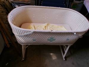 lot 63 image: Vintage White Wicker Baby Bassinet