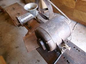 lot 71 image: Vintage Enterprise NO. 32 Meat Grinder WElec Motor (Works)