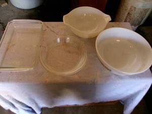 Glassware: Pyrex Glass Bowls, Pie Plates,& Baking Plate