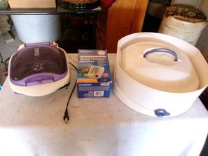 lot 89 image: Small Appliances Small George Foreman Grill & Portable Hair Dryer