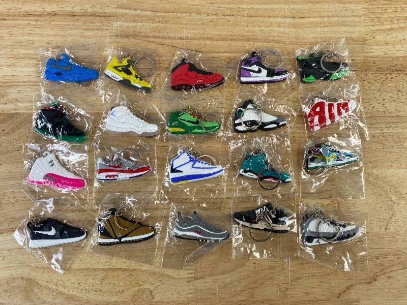 lot 21C image: 20 Brand New Nike, Air Jordan, Air Max, Kobe, Foamposite, Lebron Sneaker Shoe Keychains