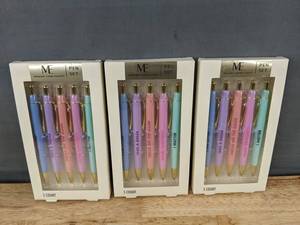 lot 76K image: 15 Brand New Modern Expressions Pens in Black