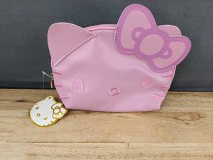 lot 51K image: Brand New Hello Kitty Pink Makeup Pouch