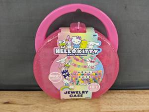 lot 26K image: Brand New Hello Kitty and Friends Jewelry Case Kit With 200 Accessories