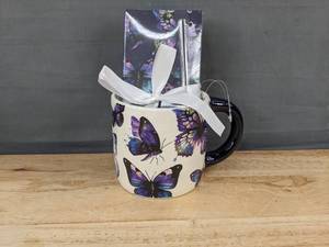 lot 869 image: Brand New Butterfly Mug, Black Ink Pen & Lined Notebook Gift Set
