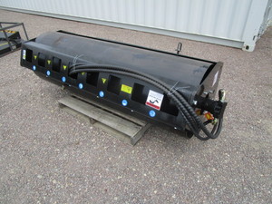 lot 32 image: 2025 Mower King Skid Steer 72 Vibratory Roller 24 Drum
