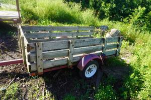 lot 9 image: 1986 Karavan 8 Utility Trailer