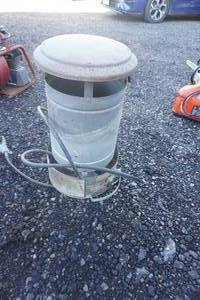 lot 14 image: 250,000 BTU Propane Upright Pedestal Heater