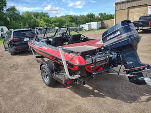 1990 Stratos 270FS 17'10" w/ Evinrude 140HP