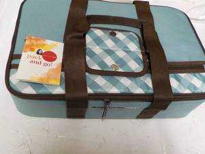 lot 64 image: Rachael Ray Pack and Go 16 x 11 x 4...