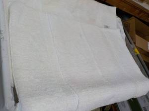 lot 94 image: 2 Mohawk White Bath Mats 24 x  36...