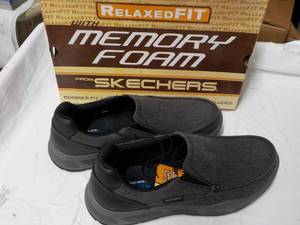 lot 102 image: Sketchers Memory Foam Mens Size 12...