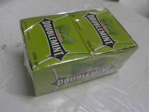 lot 208 image: 150 Sticks Double Mint Gum...