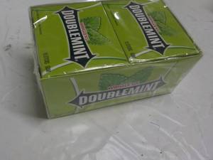 lot 209 image: 150 Sticks Double Mint Gum...