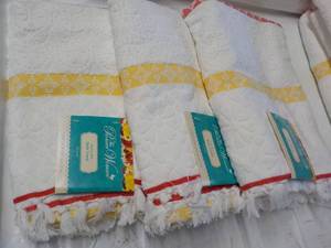 lot 271 image: Set of 3 The Pioneer Woman Striped ...