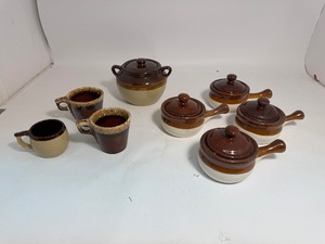 lot 24 image: Vintage Ceramic Kitchen Items