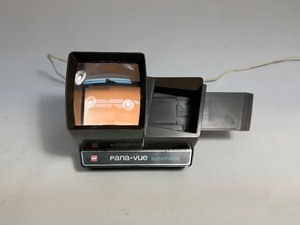 lot 27 image: Vintage Gaf Pana-vue Automatic, Lighted 2x2 Slide Viewer