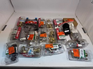 lot 39 image: Home Depot Door Knob Returns