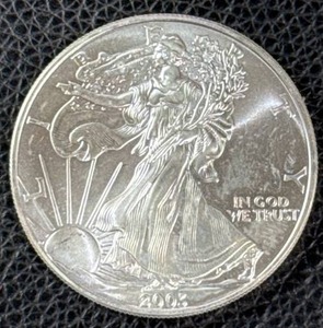 lot 154 image: 2002 American Silver Eagle One Ounce Coin