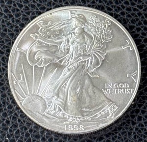 lot 156 image: 1998 American Silver Eagle 1 oz Coin
