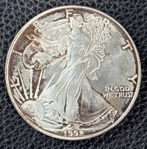 lot 163 image: 1992 1 oz Silver American Eagle Bullion Coin