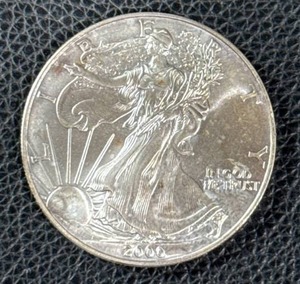 lot 166 image: 2000 1 oz American Silver Eagle Bullion Coin