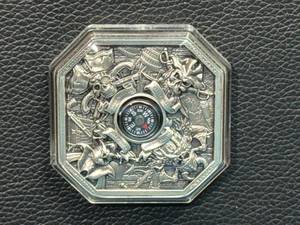 lot 11 image: Octagonal Relief Silver Coin with Compass - .999, 2 oz
