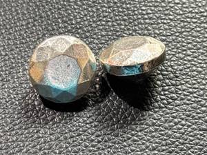 lot 26 image: Two 1oz Faceted .999 Fine Silver Gems