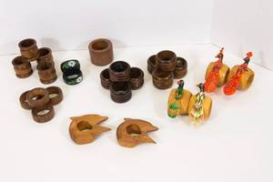 lot 44 image: Variety of Wooden Napkin Rings