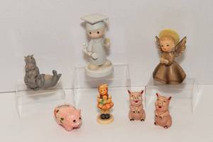 lot 111 image: Assorted Figurines  Set of 7