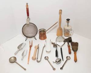 lot 119 image: Collection of Vintage Kitchen Utensils