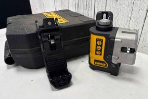 lot 9006 image: DeWALT DW089 3-Beam Line Laser in Original Case