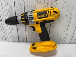 lot 9016 image: DEWALT DC925 18V Cordless DrillDriverHammerdrill