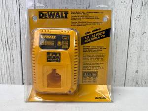 lot 9023 image: DeWalt DC9319 1-Hour Vehicle Charger for 7.2V-18V NiCd, NiMH, Li-Ion Batteries