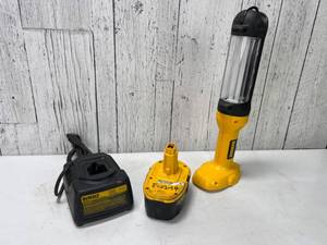 lot 9044 image: DeWalt DC527 Cordless Fluorescent Light with Battery and Charger