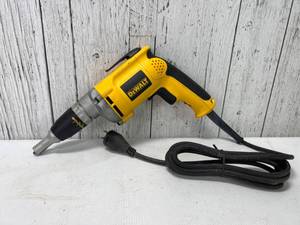 lot 9048 image: Dewalt DW272 Type 5 VSR Drywall Screwdriver, 120V, Yellow and Black