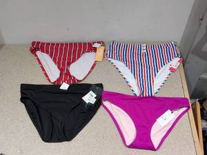 lot 31 image: (4) NEW WOMENS ASSORTED SWIMWEAR BOTTOMS (LARGE)