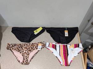 lot 33 image: (4) NEW WOMENS ASSORTED SWIMWEAR BOTTOMS (LARGE)