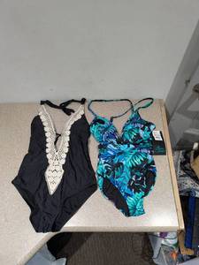 lot 43 image: (2) NEW ASSORTED ONE PIECE WOMENS SWIMSUITS (MEDIUM)