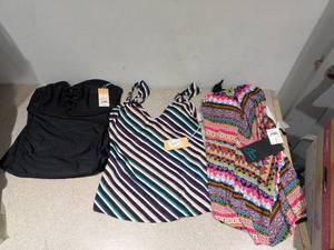 lot 44 image: (3) NEW ASSORTED WOMENS SWIMWEAR TOPS (MEDIUM)