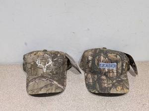 lot 88 image: (2) REAL TREE MENS CAMOUFLAGE HATS ( DEERLEADER)