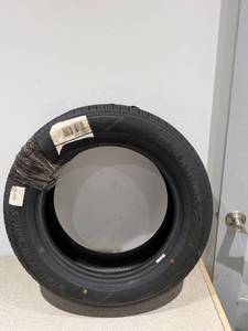 lot 90 image: NEW 206016 SINGLE TIRE