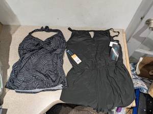 lot 52 image: (2) ASSORTED WOMENS SWIMWEAR EXTRA LARGE (ONE PIECE  TOP)