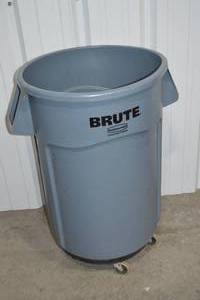 lot 52 image: Brute Garbage Can On Wheels
