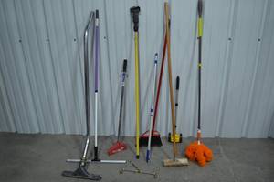 lot 57 image: Lot Of Cleaning Attachments