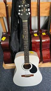lot 1 image: Samick D-1WH Acoustic Guitar, Serial SJ20625329, White, Dreadnought