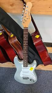 lot 10 image: Bridgecraft Electric Guitar, Three Single-Coil Pickups, Tremolo Bridge, Fender Case